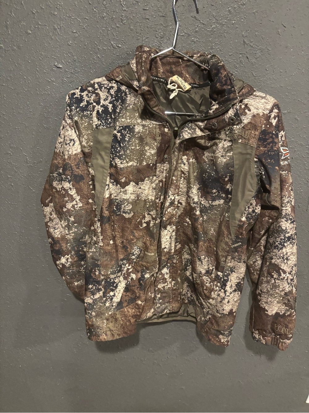 Kids Red Head Sentinel Camo Jacket